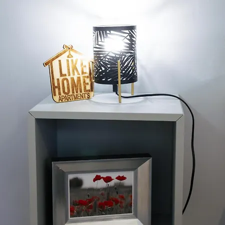 Likehome Mentessi - 1 5 Persone * Ferrara